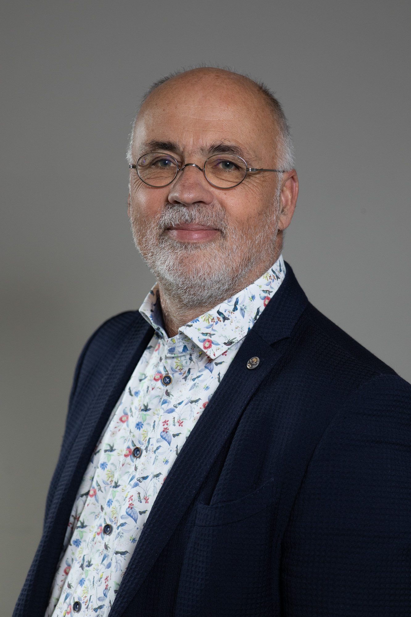 Dr. Leon Mol